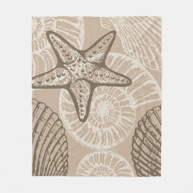 Seesterne und Muscheln in Beige an der Meereswelt Fleecedecke (Vorderseite)