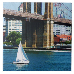 Segelboot an der Brooklyn Bridge Fliese