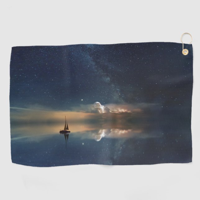 Segelboot auf dem Wasser mit Sternen im Himmel Han Golfhandtuch (Horizontal)