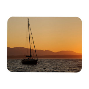 Segelboot bei Sonnenuntergang auf dem Puget Sound Magnet