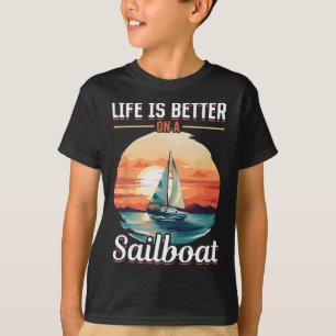 Segelboot Captain Life ist besser auf T-Shirt
