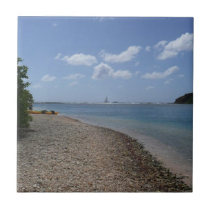 Segelboot in der Ferne bei St. Thomas Fliese