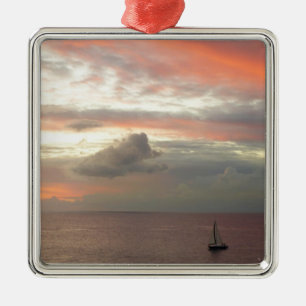 Segelboot in Sunset Beautiful Pink Seascape Ornament Aus Metall