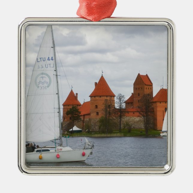 Segelboot mit Island Castle am Galvesee, Silbernes Ornament (Vorne)