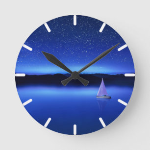 Segelboot unter dem Sternenhimmel Runde Wanduhr