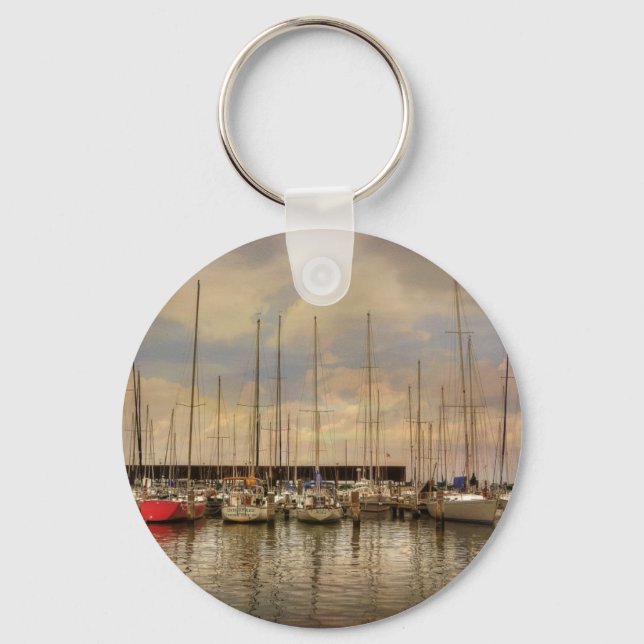 Segelboote an der Marina Gewartet für das Wochenen Schlüsselanhänger (Vorderseite)