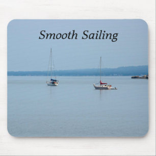 Segelboote auf dem Fluss Mousepad