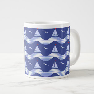 Segelboote auf einem gestreiften Seemuster Jumbo-Tasse