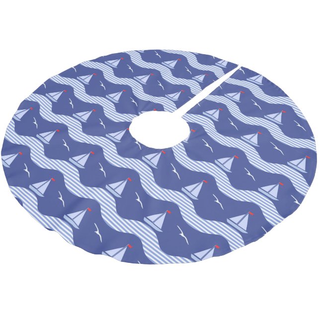 Segelboote auf einem gestreiften Seemuster Polyester Weihnachtsbaumdecke (Schrägansicht)