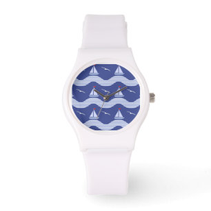 Segelboote auf gestreiftem Meeresmuster Armbanduhr