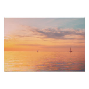 Segelboote bei Sonnenuntergang, ruhiger Ozean, Hor Poster