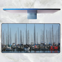 Segelboote in einer Reihe fotografischer Küstenfot