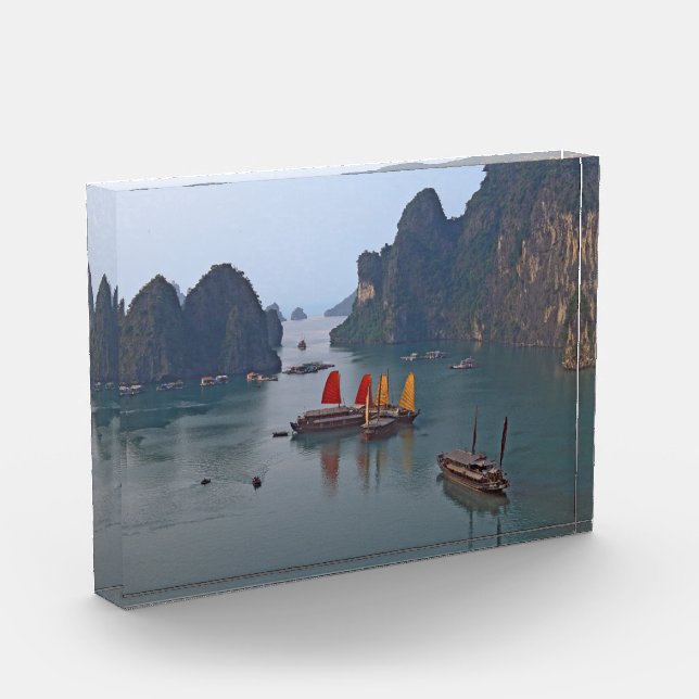 Segelboote in Ha Long Bay - Vietnam, Asien Fotoblock (Links)