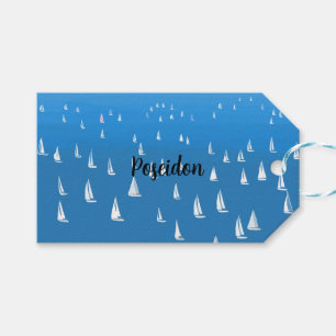 Segelboote in tiefblauem Meer - Regatta Sailboote Geschenkanhänger