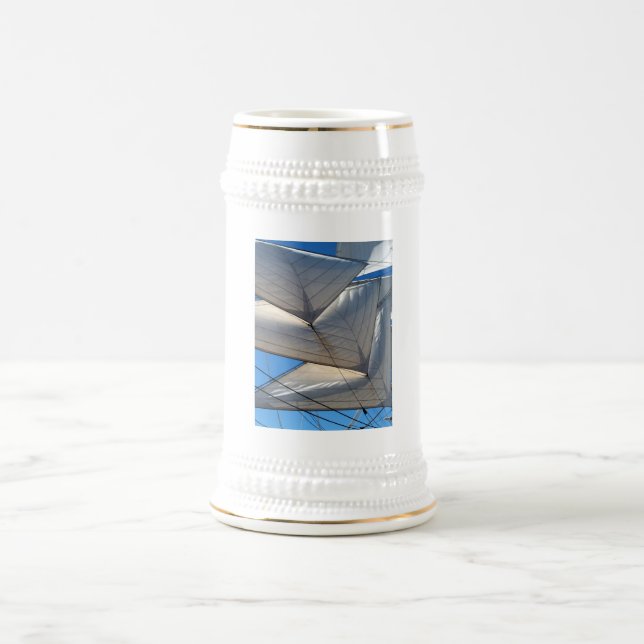 Segeln auf einem Stein Bierglas (Mittel)