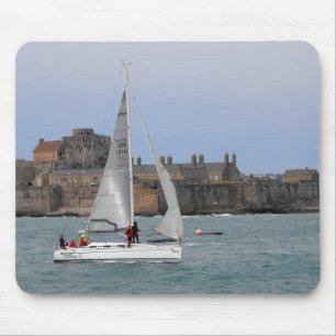 Segeln in den Hafen von St Helier Mousepad