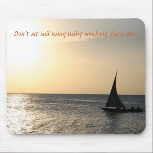 Segeln in den Sonnenuntergang - Mousepad