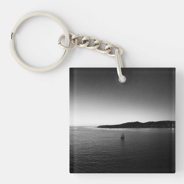 Segeln in Schwarz und Weiß des Horizonts Schlüsselanhänger (Vorderseite)