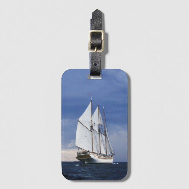 Segelschiff auf der Ostsee Gepäckanhänger (Vorderseite Vertikal)