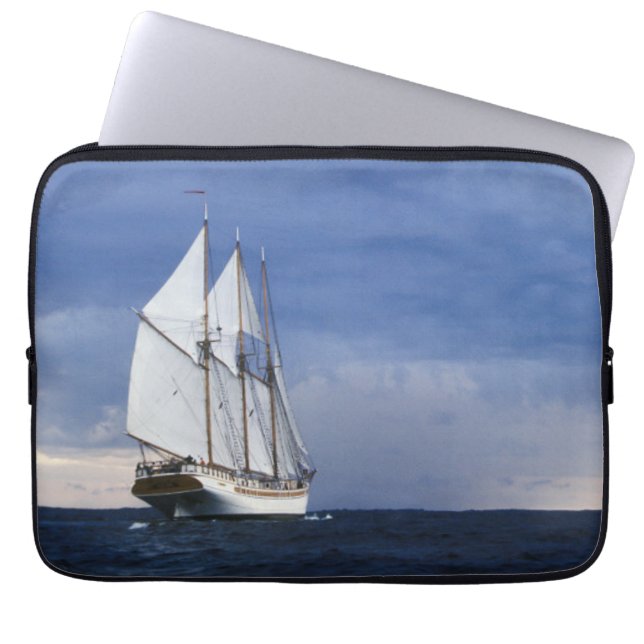 Segelschiff auf der Ostsee Laptopschutzhülle (Vorderseite)