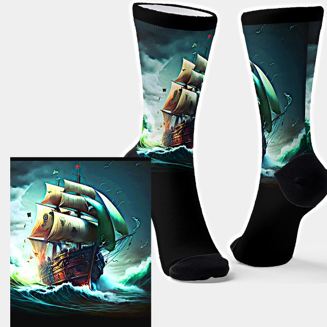 Segelschiff in Sturm auf Meer Grün Meer auf Schwar Socken (Von Creator hochgeladen)