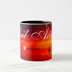 Segelt in den Sonnenuntergang Zweifarbige Tasse