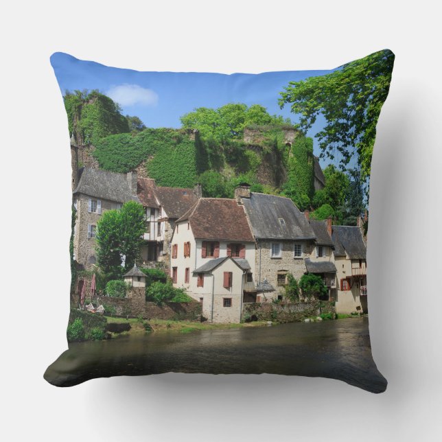 Segur-Le-Chateau in Frankreich-Kissen Kissen (Vorderseite)