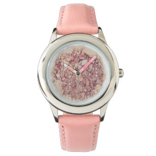Sehen Sie sich Mädchen bei Kunst und Design an Armbanduhr