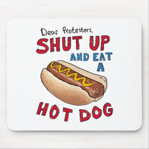 Sehr geehrte Demonstranten halten auf und essen ei Mousepad