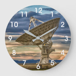 Sehr großes Array bei Sonnenuntergang Große Wanduhr