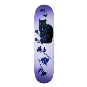 Sehr schwarze Katze und Rosen Skateboard