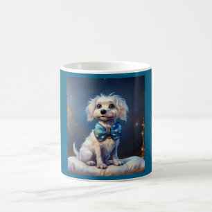 Sehr süßer kleiner Hund mit blauer Fliege Kaffeetasse