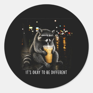Sei ein Jimothy-Waschbär, der eiskalten Kaffee tri Runder Aufkleber
