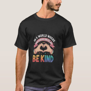 Sei freundlich und mache einen Unterschied Inspira T-Shirt