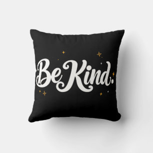 "Sei nett"-Kalligrafie-T-Shirt - minimalistisches Kissen