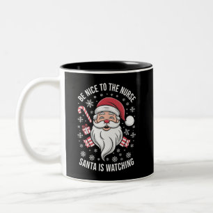 Sei nett zu dem/der Krankenpfleger/in, der Weihnac Zweifarbige Tasse