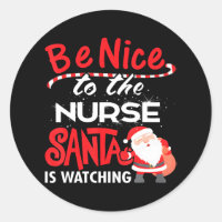 Sei nett zu den Krankenschwestern, die Weihnachten