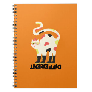 Seien Sie ein anderes lustiges Katzendesign Notizblock