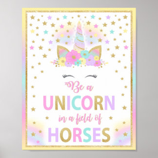 Seien Sie ein Einhorn auf einem Feld des Horssigne Poster