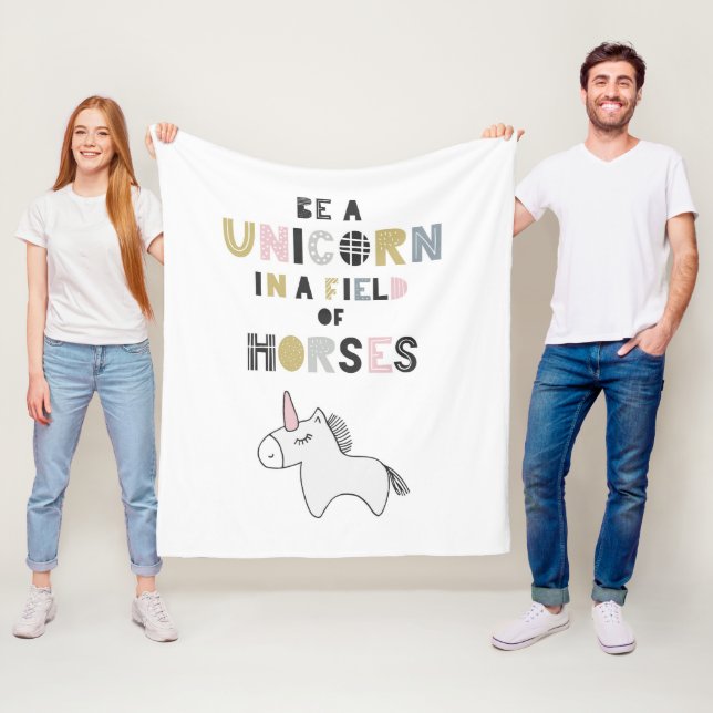 Seien Sie ein Einhorn auf einem Gebiet der Pferde Fleecedecke (Beispiel)