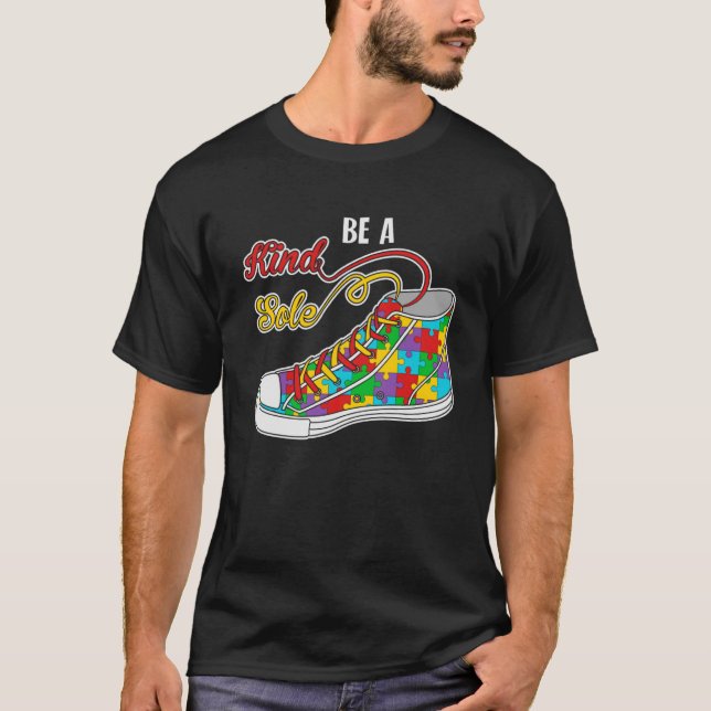 Seien Sie ein freundlicher, einsamer Autismus Bewu T-Shirt (Vorderseite)