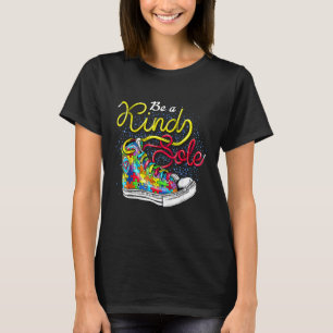 Seien Sie ein freundlicher, einsamer Autismus Bewu T-Shirt
