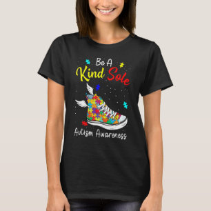 Seien Sie ein freundlicher, einsamer Autismus Bewu T-Shirt
