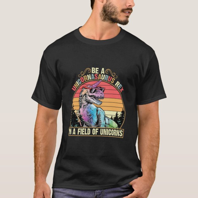 Seien Sie ein Unicornasaurus Rex in einem Feld von T-Shirt (Vorderseite)