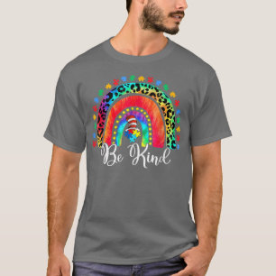 Seien Sie freundlich Autismus Bewusstsein Leopard T-Shirt