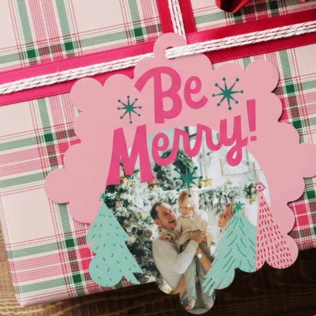 Seien Sie froh, Pink Scribble Tree Arched Foto Ornament Karte (Send cheer with this bold and playful holiday ornament!)