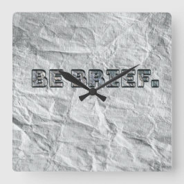 Seien Sie kurz.   Quadratische Wanduhr