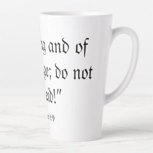 Seien Sie mutig, die Tasse der Weißen Latte