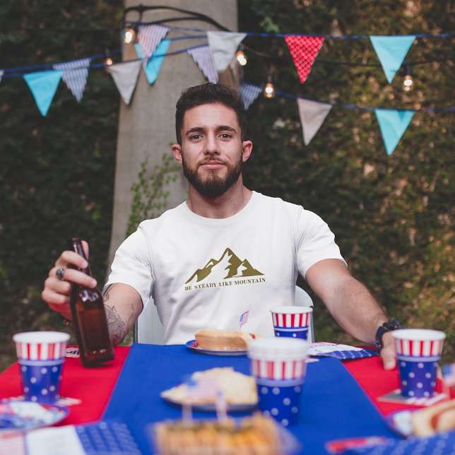 Seien Sie "Steady like Mountain Minimalist" T-Shirt (Von Creator hochgeladen)