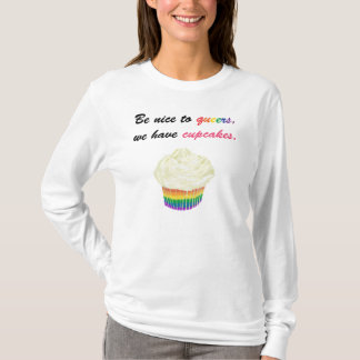 Seien Sie zu den Sonderlingen, wir haben kleine T-Shirt